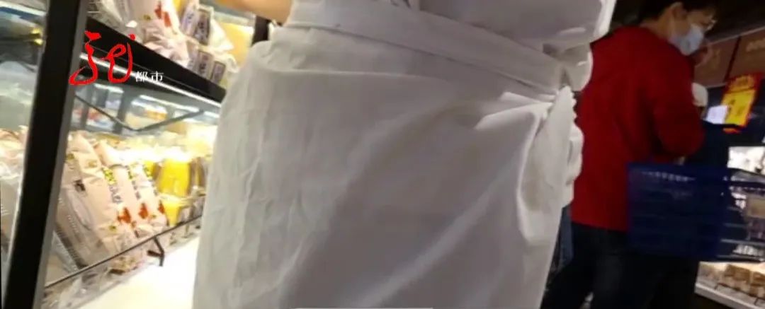 DƬ